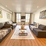 Urbanflat 102 - Large Apartment Opera District